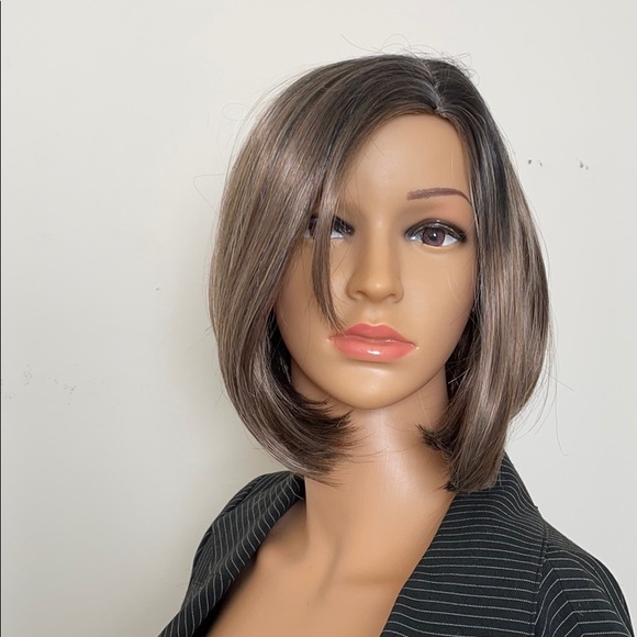 NWT 10” golden highlights ombré browns side part